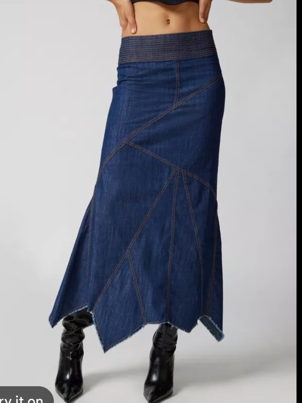 Urban Outfitters Evie Seamed Denim Midi Skirt featuring a fluted silhouette med